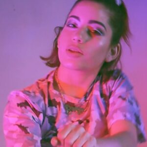Fabiola Alarcón Instagram - "GATI TÚ TEN" YA ESTÁ ARRIBA EN YOUTUBE
https://youtu.be/CxXwoLKjOv8 (LINK EN BIO)
CORRE A BUSCAR EL NUEVO HIT QUE ESTABAS ESPERANDOPARA ESTE VERANO

QUIERO AGRADECER A QUIENES AYUDARON A HACER ESTO POSIBLE
A @hernansaaa QUENOS AYUDÓ CON EL COLOR Y A EXPORTAR EL VIDEO
a @t1.exe QUE LO EDITÓ
A LA @bxbygirrrl_ QUE NO SÓLO ME MAQUILLÓ, TAMBIÉN ME HIZO EL STILYNG CON SUS PRODUCTOS @deadrosecouture_ 
A @misster.clothes QUE SE PUSOCON EL VESTUARIO DEL CONJUNTO MILITAR PINK ♡
A @valky_nails QUE ME HIZO LAS UÑAS MIAU, DE ACRÍLICO
A @camilapeluquera QUESE ENCARGÓ DE DARLE COLOR A MI PELO.
A @vlnnp QUE SE PUSO CON LA PRODUCCION Y QUE HIZO CÁMARA
A CAMILO X LAS LUCES Y A TODOS QUIENES NOS APOYARON Y AYUDARON A SACAR A PULSO ESTO ADELANTE ♧♤♡