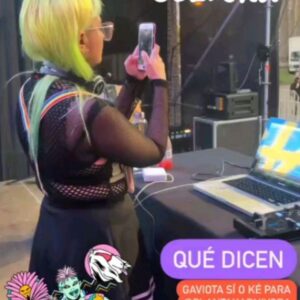 Fabiola Alarcón Instagram - Fue hermoso, muchas gracias @ovalle_cultura por esta convocatoria y por todo, y a @pinkhead.pvprikv por ser la mejor dj de la región y por acompañarme en el escenario (un sueño hecho realidad).
Primera vez que incorporo mis esculturas en mis presentaciones y fue muy lindo porque hubo mucho interés y me preguntaron bastante.
Muchas gracias al público de Ovalle, y a las ovallinas dentadas, y a todxs quienes me apoyan, y me han ido a ver desde distintos lugares de la región.
Gracias también a @marcelomiopec 🎶💚