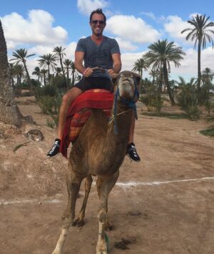 Fabrice Sopoglian Instagram - J’ai l’air a l’aise?? 😝 🇲🇦 Her name is Kiki!