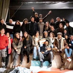 Fabrício Boliveira Instagram - Muito agradecido aos Orixás por proporcionar encontros tão potentes na minha trajetória. Rodar parte de um filme baiano em italiano , com um diretor, produtora e fotógrafo amados numa cidade italiana e também amar uma nova equipe local;  é ratificar a liberdade que tenho buscado no meu trabalho e relações. Volto pro Brasil com o coração quentinho de saudade e a sensação de carregar mais outros desejos italianos comigo. Uma troupe delicada e apaixonada pelo que faz. Cinema é cinema em qualquer lugar do mundo. Meu quarto longa como co-produtor e protagonista junto , e a sensação de muito mais por vir. Xô medo e Sim pras conquistas. Desejo, pensamento, fala e ação coerentes é o Poder🔥🇨🇮🇧🇷🔥