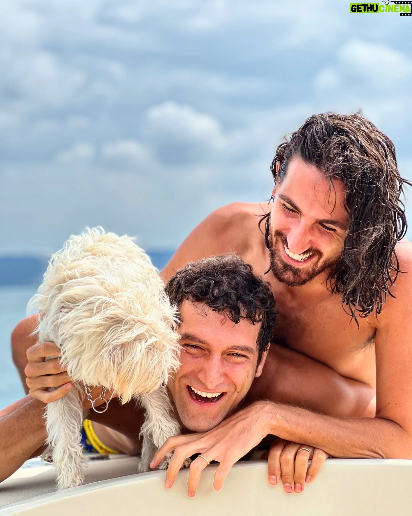 Fabrizio Colica - 11.4K Likes - Possiamo festeggiare almeno così o si offende qualcuno?