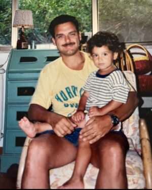 Fabrizio Colica Instagram - Non ho mai capito come fosse possibile che mio padre potesse essere nato dopo di me.
Auguri a noi @roberto.colica