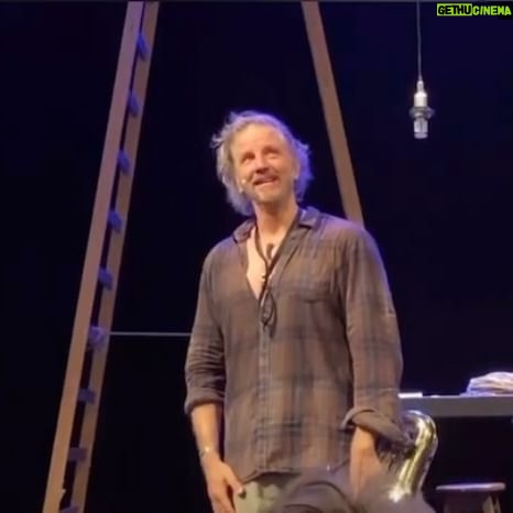 Facundo Arana - 8.2K Likes - Hay Muchas Obras de Teatro que son “las más lindas del Mundo”. “En el Aire” es una de ellas. Sin dudas.. cada noche es un viaje mágico a lo más profundo del Alma. Quien la vio, sabe… Esta Obra es inolvidable. Y la llevo conmigo para siempre..🫶🏽☺️🦋🦋🌺🌈♥️