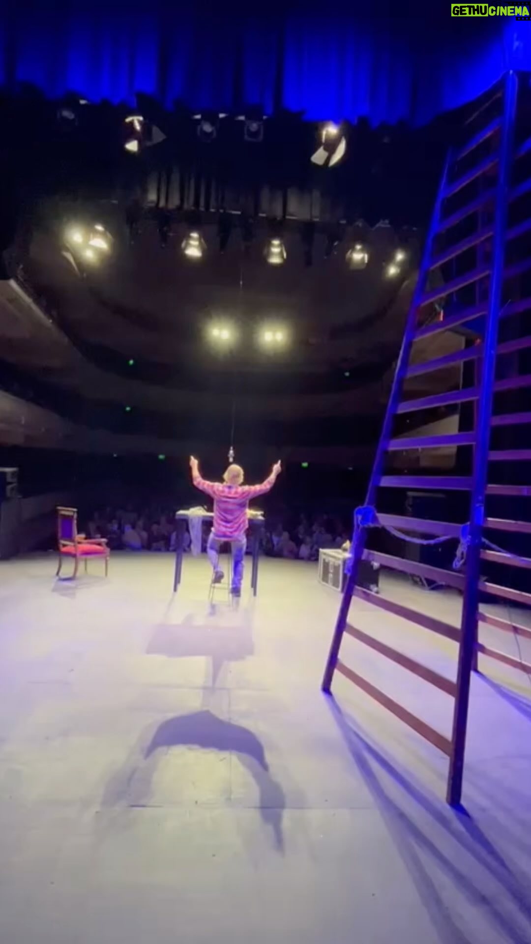 Facundo Arana - 1.6K Likes - Gracias Teatro Unión de San Carlos, Uruguay..! Cada noche de “En el Aire” es una fiesta que no voy a olvidar nunca..
Gracias Carolinos y visitantes por llenar de cariño ese teatro increíble..!
Fue una función muy especial, dedicada con mucho cariño a la memoria de nuestra querida Isa González Alzaga. .. Gracias Sofi por venir!! @veritoforeveryoung 🦋🎭🎭🎭🎭
Gracias @yan.eiras por el megaprofesionalismo preciso de siempre!
Gracias @tresrabanosproductora .. por tanto!!