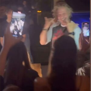 Facundo Arana Instagram - 52!! Arrancar con mi Familia y Amigos presentes acá y allá.. es perfecto!
 Voy leyendo uno a uno sus mensajes, que atesoro para siempre! Siento mucha gratitud..! 
 Lo tengo todo! Gracias a todos! Gracias a la vida! Gracias a Dios..!