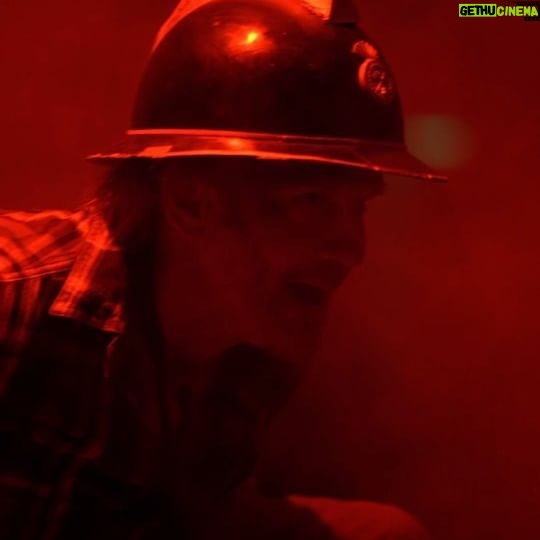 Facundo Arana - 1.1K Likes - "EN EL AIRE" llega al Teatro ASTRAL
Función exclusiva miércoles 24 de abril a las 21hs
FACUNDO ARANA presenta su obra multi premiada "EN EL AIRE"
Te propone un viaje mágico donde los recuerdos, los afectos,
el amor, el humor y los buenos deseos se hacen presentes.
Disfrutarás interpretaciones de personajes reales
y de fantasía, una verdadera historia inolvidable.
Con más de 12 años de vigencia ininterrumpida,
"EN EL AIRE" ha logrado alcanzar el podio de ser...
"Una de las obras más lindas del mundo"
¡No te la podés perder, esto es puro teatro!
Mención especial Premio
José María Vilches 2024
Declarada en Mar el Plata
de Interés Cultural 2024
Tres Premios CARLOS y
Premio ESTRELLA DE MAR
a "Mejor Unipersonal"
MIÉRCOLES 24 DE ABRIL 21 HS.
ÚNICA FUNCIÓN @teatroastralok
Av. Corrientes 1639, Buenos Aires.
ENTRADAS DISPONIBLES EN @plateanet
(Y en la BIO de nuestro perfil)
INFO @team22ok
En escena @facundoaranatagle
Dirige @manuelgonzalez.gil
En cabina @yan.eiras
Libro de Manuel González Gil con
la colaboración de @sebastianirigo
Música original @bianchedimartin
Produce TEAM 22
#teatro #teatroargentino #facundoarana