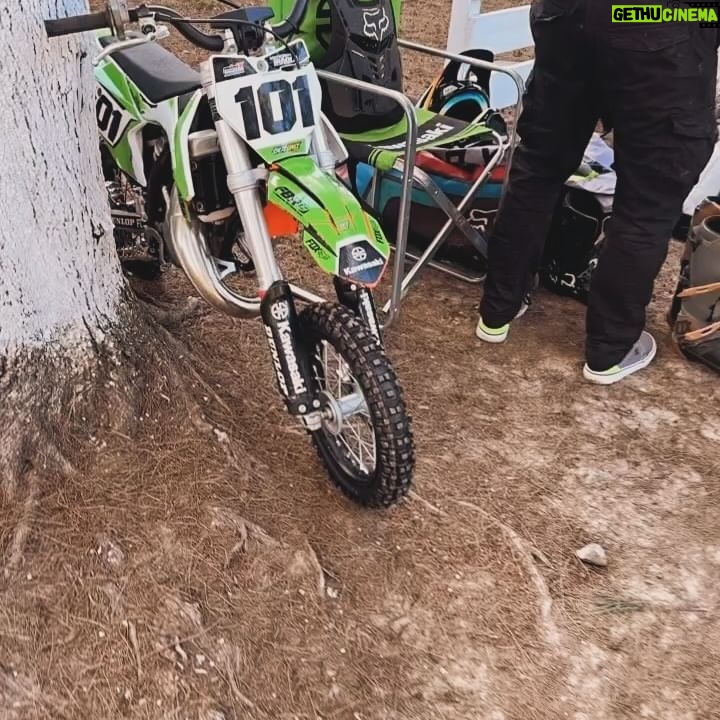 Facundo Arana - 8.6K Likes - Tarde de Motos! Día genial en familia y entre Amigos..! Gracias Ismael, Leandro y Familia! Gracias Nacho!! Mates, saltos y motores..! Qué buen rato!! 🏍️🏍️🏍️