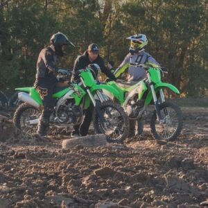 Facundo Arana Instagram - Tarde de Motos! Día genial en familia y entre Amigos..! Gracias Ismael, Leandro y Familia! Gracias Nacho!! Mates, saltos y motores..! Qué buen rato!! 🏍️🏍️🏍️