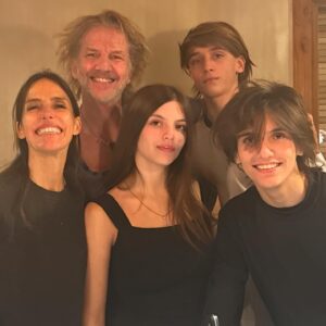 Facundo Arana Instagram - No puedo mejorar ésto. Ni en esta vida ni en las que vengan.. Que el tiempo se detenga para siempre..! Felices 16, Cachorra del Alma! #SweetSixteen
