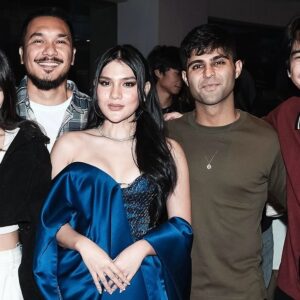 Fadi Iskandar Instagram - 2 KATA = BOX OFFICE !!! Jujur gak kerasa sih 2 jam nonton, yang gue rasa cuma ada yang ketawa, ada yang teriak-teriak, dan yg pasti yang nangis.. Congratzz Guys @davinaakaramoy @devamahenra @hanungbramantyo @mulanisanjay 

Soundtrack nempel nih sampe tidur @lyodraofficial , hehe