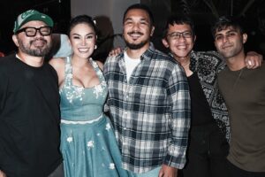 Fadi Iskandar Instagram - 2 KATA = BOX OFFICE !!! Jujur gak kerasa sih 2 jam nonton, yang gue rasa cuma ada yang ketawa, ada yang teriak-teriak, dan yg pasti yang nangis.. Congratzz Guys @davinaakaramoy @devamahenra @hanungbramantyo @mulanisanjay 

Soundtrack nempel nih sampe tidur @lyodraofficial , hehe