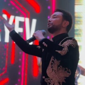 Faiq Ağayev Instagram - Muhabbet baldan tatlıdır! ❤️🎶❤️

Sizin, 1oo%F.A

• @stage.danceshow 
• @rassareqsqrupu 
• @nirvana.band.baku

#faiqagayev 
#toy
#wedding
#azerbaijan
#singer
#megastar 👑
#fyp