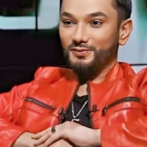 Faiq Ağayev Instagram - Musiqi nədir? ❤️🎶❤️

#faiqagayev 
#music
#singer
#megastar 👑
#fyp