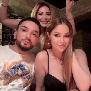 Faiq Ağayev Instagram - Mən və mələklərim 🌟🤩🌟

@nigarjamal.official 💖
@vafaisazadeh 💖

#faiqagayev 
#singer
#megastar 👑
#fyp