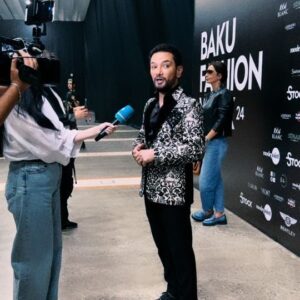 Faiq Ağayev Instagram - #BakuFashionWeek 24
@bakufashionweek.az 

jacket: @sultancouture
video: @aliyevjabir 

#faiqagayev 
#Azerbaijan 
#fashion
#singer
#megastar 👑
#fyp