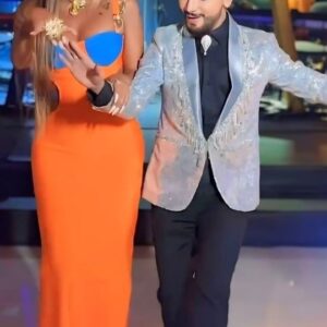 Faiq Ağayev Instagram - İki dost bir məkanda olanda 💞

@eluxhall 5 yaşın mübarək! 🎂

🌟 #faiqagayev
🌟 #aygunkazimova

#music
#diva
#megastar
#fyp
