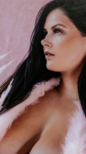 Faith Elizabeth Instagram - REMEMBER- Feel the FEAR & do it anyway 🤭
For true courage is not the absence of fear, but in the triumph over it 🙌🏼
I remember feeling a bit scared the first year I made a calendar. 
Like WHO did I think I was 😂
Certainly not a celebrity or anyone of real significance. 
Not someone most people would expect to produce a sexy calendar. 😆
Would anyone even buy one?
And worse- would they like them…? 
But an idea had sparked inside me. ✨ 
And so I squished the scared feeling deep down inside me- and I did it anyway. 🙌🏼
I challenged myself to see what I could achieve.
And well. Here we are, still going strong on Year 4 🥰🙏🏼

My calendars have not only become a key source of financial support of my film career- but also an exciting creative challenge (one that I admittedly moan about for months, get worry knots tied up in my stomach over & still have to fend off the scary doubt cloud that wants to rain me off- as I pour literally HOURS of my life into tweaking every last detail, until I finally produce something I think is magical 🥰). 

But I believe my calendars aren’t really about me. 🙈
Yes there’s some nice photos to look at 😅
And yes that’s why most people purchase them 😝

But they have a higher purpose for me. 

When I realised I was not just able to offer a small source of joy, drip fed as the pages turned all year round, but I had an opportunity to speak into these peoples lives. 
Even in a teeny tiny way. 
(Remember the “hang on in there” Cat posters?! 😂🐱)

And so I began adding small inspirational quotes to each month, in the hope that it might help someone, someday. Even in a small way.

You see the small things are what make the big differences in the end. 

And so as you turn the page each month, as your eyes glance over to where it hangs, as you dig it out the drawer- I hope that the words might encourage you. That they might inspire you. That they might comfort you. 
Even in a teeny tiny way ♥️🙏🏼 

#calendargirl #wordshavepower #motivation #calendargirls #calendar2024