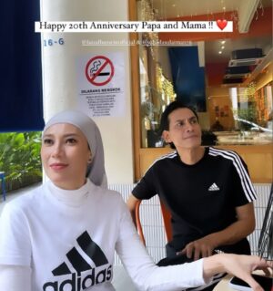 Faizal Hussein Instagram - Alhamdulillah ❤️

#20thanniversary 
#tillsyurga 

thank u @fazryn.faizal @fazrick.faizal