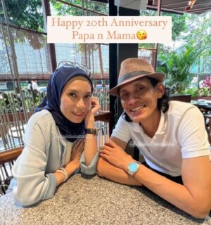 Faizal Hussein Instagram - Alhamdulillah ❤️

#20thanniversary 
#tillsyurga 

thank u @fazryn.faizal @fazrick.faizal