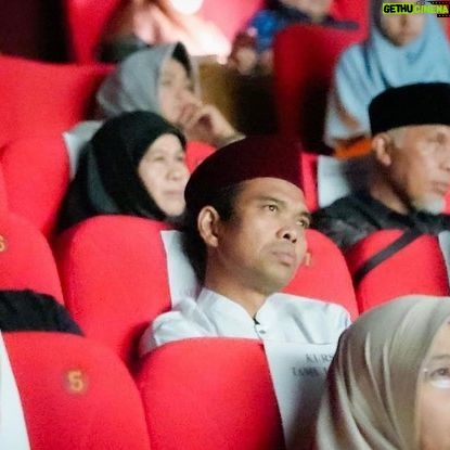 Fajar Bustomi - 304 Likes - Bismillah izin Repost @ustadzabdulsomad_official Saksikan Film Buya Hamka & Siti Raham di bioskop seluruh indonesia, mulai 21 Desember 2023
Ajak seluruh keluarga serta sahabat nonton film kebaikan ini
Jazakallahu khairan katsiran ustadz.. Barakallahu fiikum..