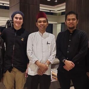 Fajar Bustomi Instagram - Bismillah izin Repost @ustadzabdulsomad_official Saksikan Film Buya Hamka & Siti Raham di bioskop seluruh indonesia, mulai 21 Desember 2023

Ajak seluruh keluarga serta sahabat nonton film kebaikan ini

Jazakallahu khairan katsiran ustadz.. Barakallahu fiikum..