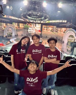 Fajar Bustomi Instagram - Film #Dilan1983WoAiNi Masih Tayang Dibioskop. 🤗

Bagi Teman-teman jangan lupa saksikan film Dilan 1983 Wo Ai Ni Dibioskop kesayangan kalian 🎬

Terimakasih banyak untuk semua yang sudah menonton & mendukung film #Dilan1983WoAiNi 💛💛💛