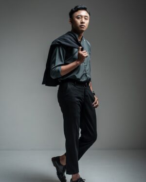 Fajar Nugra Instagram - Composite FAJAR NUGRA @fajar_nugra 2024

Photographer: @ridhornld
Make-up Artist: @widiaaars

#FajarNugra
#AbbeTalent
#Actor
#standupcomedy