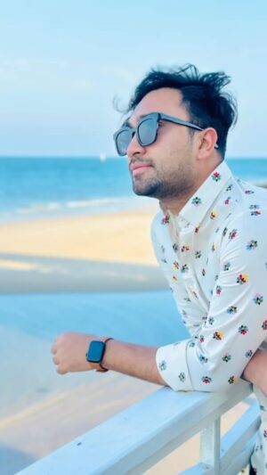 Farhan Ahmed Jovan Instagram - The only person i lost and needed back,
 was me 😊