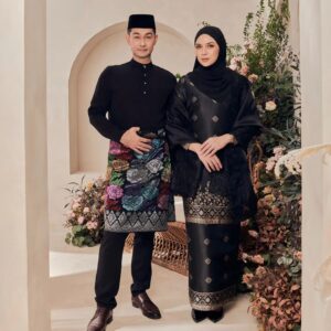 Farid Kamil Instagram - Seronok merasa pakai Baju Pengantin sekali lagi ni..❤️ @hijabista.hub