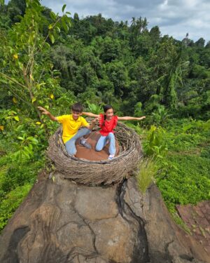Farid Kamil Instagram - Seharian di Kota Ubud Bali 

#romantikaastro @cogearproductions