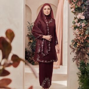 Farid Kamil Instagram - Seronok merasa pakai Baju Pengantin sekali lagi ni..❤️ @hijabista.hub