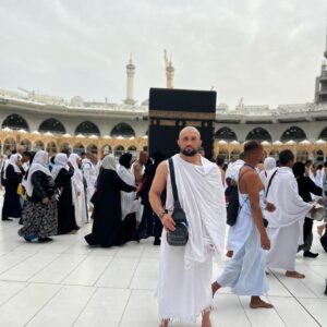 Faridun Odilov Instagram - Eid Mubarak my Brothers and Sisters around the World 🌎🌍

Поздравляю всех Мусульман co священным праздником ураза-баирам.
Пусть Аллах примет все ваши посты, закат, молитвы и благие дела, которые вы совершали в этом месяце
#ramadan2024 #EidMubarak