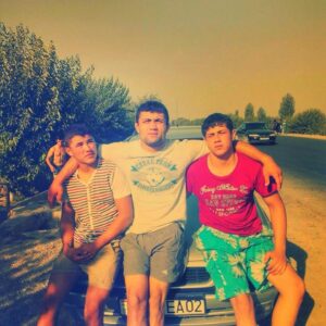Faridun Odilov Instagram - Родные ❤️

Кто рядом есть и был без выгодных причин ☝🏽

Со временем все в нашей жизни меняется. Меняемся мы сами, наше окружение, друзья , братья , знакомые….
Все приходят и уходят. Все временно.
Всему и у всех есть срок) 

Но всю дорогу они были, и есть Альхамдулиллах 
#хамавактзиндаюсарбаландбошед❤️
