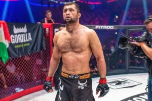 Faridun Odilov Instagram - 🛑Мдааа, сообщаю я вам с огорчением , а кому то на радость . 

- Мол , все те которые говорили что Шлеменко духовитый , что даже мертвым будет выходить , Шлеменко не снимается никогда с боев , что он такой крутой . Вот воздух оказался этот ваш Шлеменко . 
- Потерял всякое уважение к нему , так как считаю что он просто не захотел боя со мной , после того как он нашёл для себя бой Магомедом.Тянул до последнего , меньше месяца , а он только сейчас захотел дать ответ .
#
Но ничего, все что ни делается все к лучшему . 
Соперника скоро 🔜 узнаете .
Это будет встреча двух бойцов , которые выделяются фанатской базой . 
И как думаете кто ❓
#мысли вслух