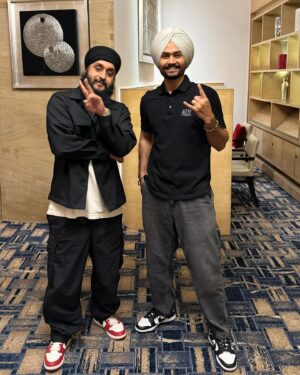 Fateh Doe Instagram - Chandighar w/ a few friends 🤞🏽