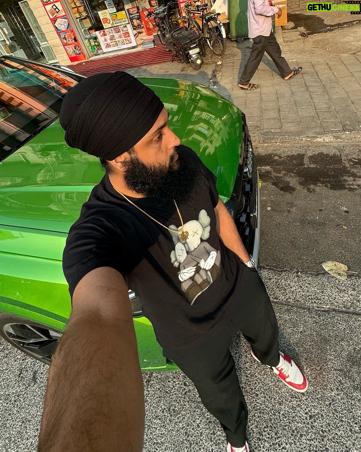 Fateh Doe - 26.4K Likes - Ran around Bandra like it’s Brampton