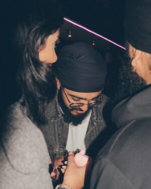 Fateh Doe Instagram - They hate to see us lit

📸 @taransodhi