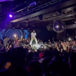 Fateh Doe Instagram - They hate to see us lit

📸 @taransodhi