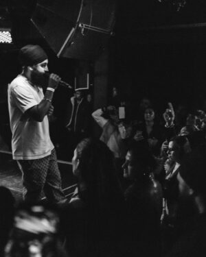 Fateh Doe Instagram - TORONTO • “The Homecoming show” 

This was my best Toronto show dus far. Having all my friends and family there made it extra special ❤️🤞🏽

SACRAMENTO • NOV 2ND

Photos by @harmandulay