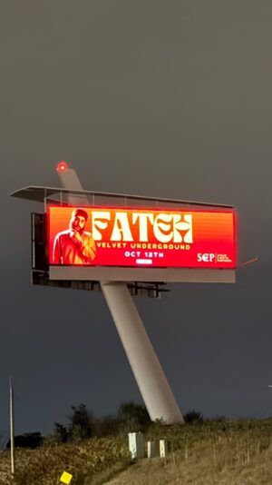 Fateh Doe Instagram - Just landed in Toronto and saw my face on a HUGE billboard off of the 401! 🤯🙏🏾

No labels. No Spotify looks. Still independent. Against All Odds fo real… 

See you Thursday Toronto. 🤞🏽

Thank you @singhcapitalpartners & @livenationon
