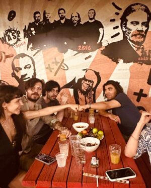 Fatih Akin Instagram - Hoşçakal Türkiye 🥲 en kısa zamanda görüşmek üzere 😘 @gayesuakyol @lalalarspor @hazalcrowley @mubiturkiye @tgcearslan