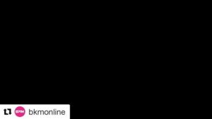 Fatih Artman Instagram - #Ailearasında çekim hatalarından da anlaşıldığı gibi kontrolsüz gülmelerimizden mütevellit çekimleri uzattık! Oh iyi ettik!
#AileArasında gülmek 1 numaralı kuraldır.😎 Tüm sinemalardayız! Videonun tamamı youtube.com/bkmonline’da, “Aile Arasında- Çekim Hataları”başlığıyla.
Biletler ise Cinemaximum, Biletinial ve Biletiva’da!