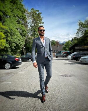 Fatih Ayhan Instagram - Bu akşam Türk günü kitap fuarındayız.
