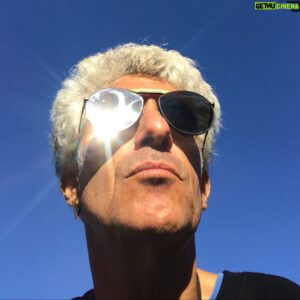 Favio Posca Instagram - Plegaria desde mi casa:  Sol quiero decirte una cosa , una sola cosa quiero decirte Sol, no dejes de brillar todos los dias porque necesito tu caricia y tu calor 
Hugo Midon
LocosRecuerdos