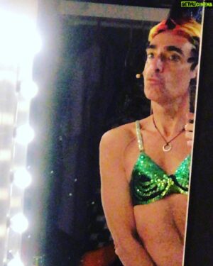 Favio Posca Instagram - Hoy Jueves hay palabra clave , vas a boleteria y decís MARADEJO pagas una entrada y te tiran dos . Si les preguntan que es Maradejo, es, marabunta de pendejos pélvicos y  o de ocotiño @teatrometsura  #fakingposca