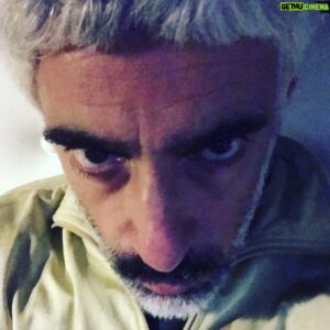 Favio Posca Instagram - Extraño subirme al escenario... los extraño.
