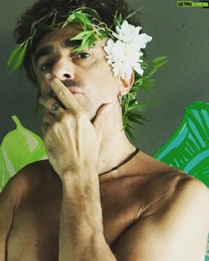 Favio Posca Instagram - El Cupido de la Risa 🤩Jueves viernes y sabado FakingPosca en el @teatrometsura .