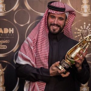 Fayez Bin Jurays Instagram - الحمدلله وبفضل الله فزنا بجائزة الوجة الجديد 😍👑🌟
شكراً لك من ساهم ودعمني 🤍🤍
After a very long road 
I could say today I am an award winner ( raising star ) alhamdllah 
WE DID IT !!