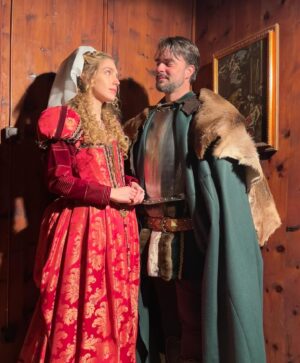 Federica Lucaferri Instagram - LUCREZIA. 

in “GUILTY REBEL” - tratto dallo “Stupro di Lucrezia” di William Shakespeare🎬🤍 
un set complicatissimo e freddissimissimo, povera me sorridente sulla neve e inconsapevole che mi sarebbe venuta una bella polmonite, però che bello che bello che bello ✨