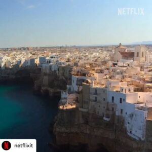 Federica Torchetti Instagram - Posted @withrepost • @netflixit “Dimmi tutte le cose che ti fanno più paura, forse insieme possiamo provare a superarle”. Per lanciarsi dalle stelle, un film con @federicatorchetti, @cristianocaccamo e Lorenzo Richelmy è in arrivo su Netflix dal 5 ottobre.